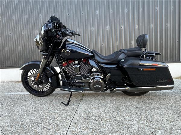 2022 HARLEY-DAVIDSON STREET GLIDE