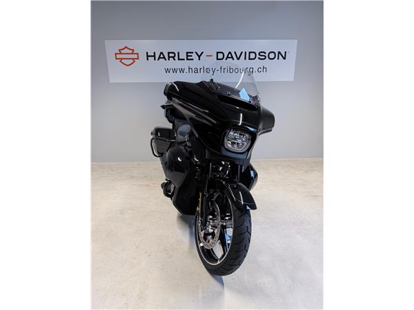 2025 harley-davidson FLHX Street Glide Black Finish 117