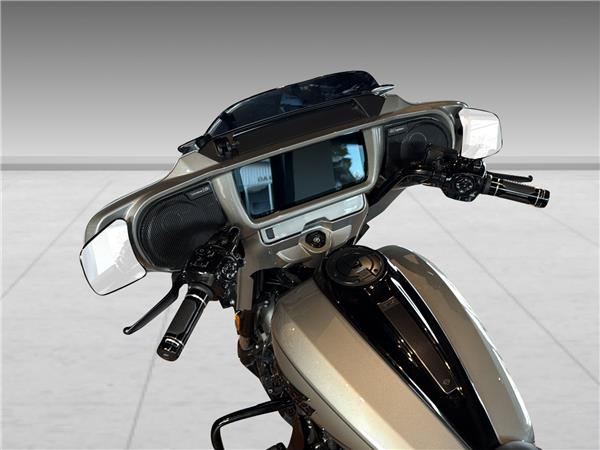 2023 harley-davidson FLHXSE Street Glide CVO 121