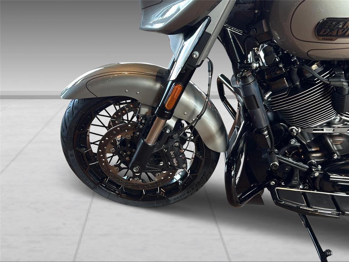2023 harley-davidson FLHXSE Street Glide CVO 121