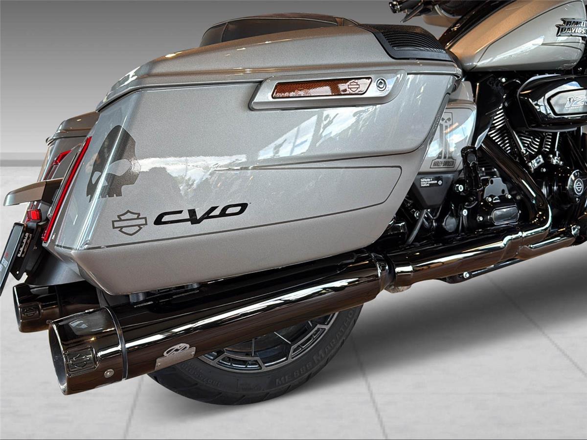 2023 harley-davidson FLHXSE Street Glide CVO 121