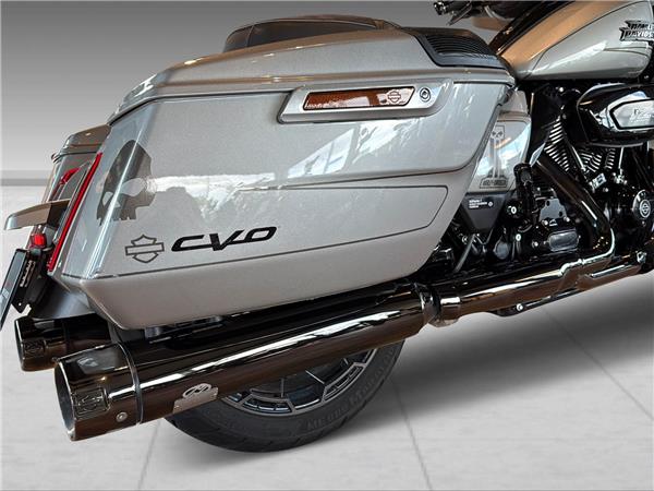 2023 harley-davidson FLHXSE Street Glide CVO 121