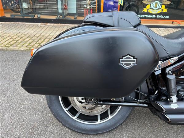 2018 HARLEY-DAVIDSON SOFTAIL FLSB SPORT GLIDE