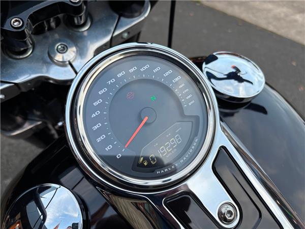 2018 HARLEY-DAVIDSON SOFTAIL FLSB SPORT GLIDE