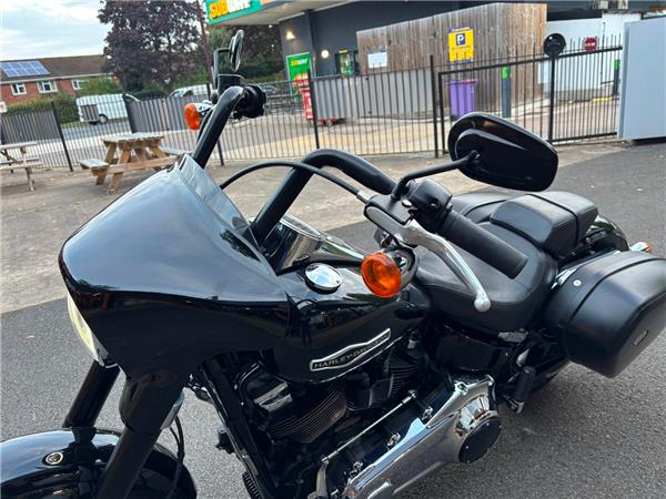 2018 HARLEY-DAVIDSON SOFTAIL FLSB SPORT GLIDE