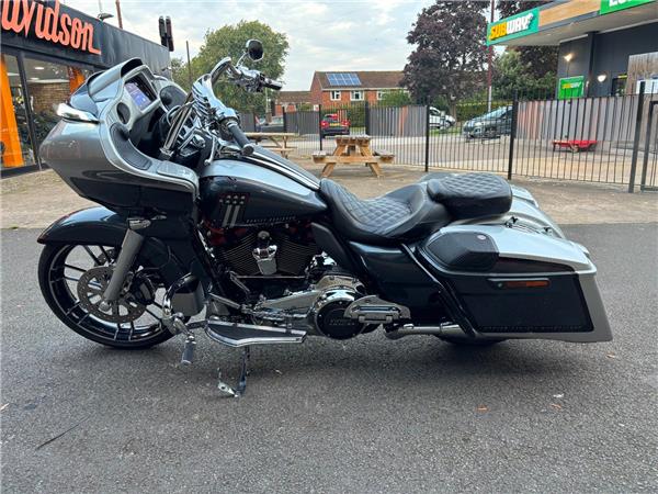 2019 HARLEY-DAVIDSON CVO FLTRXSE ROAD GLIDE