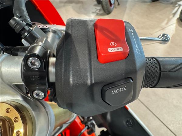 2024 YAMAHA XSR900 GP