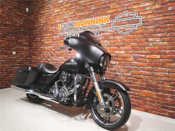 2015 Harley-Davidson FLHXS Street Glide Spec.  1690 FLHXS Street Glide Special 103 2015