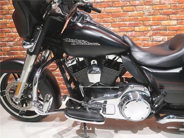 2015 Harley-Davidson FLHXS Street Glide Spec.  1690 FLHXS Street Glide Special 103 2015