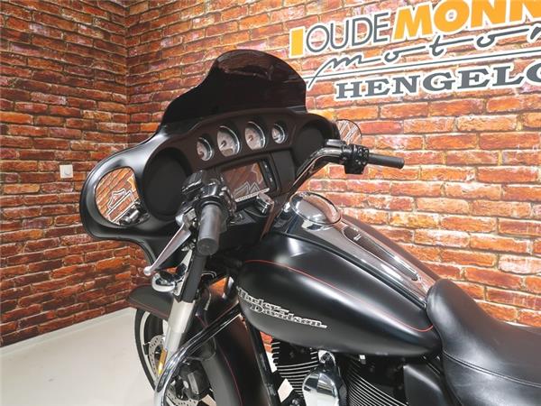 2015 Harley-Davidson FLHXS Street Glide Spec.  1690 FLHXS Street Glide Special 103 2015