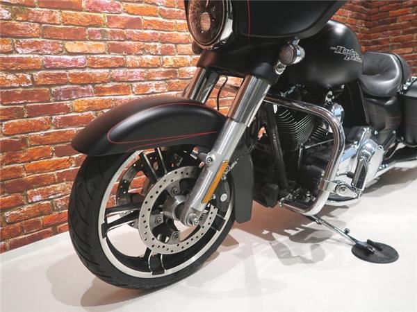 2015 Harley-Davidson FLHXS Street Glide Spec.  1690 FLHXS Street Glide Special 103 2015