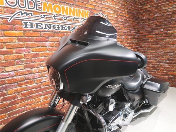 2015 Harley-Davidson FLHXS Street Glide Spec.  1690 FLHXS Street Glide Special 103 2015