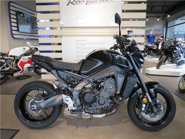 YAMAHA MT-09 