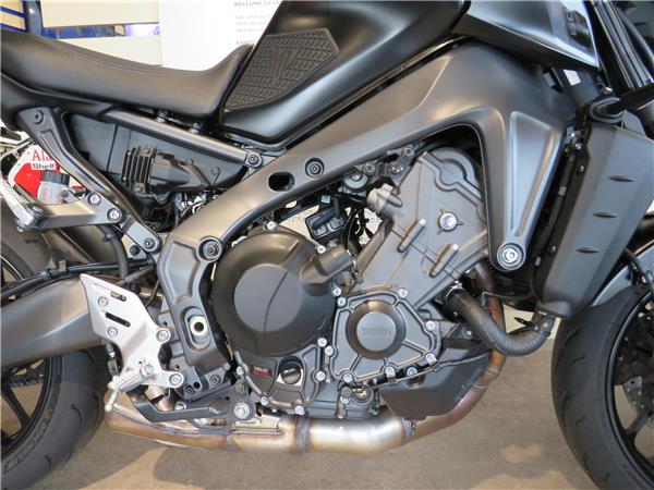 YAMAHA MT-09 