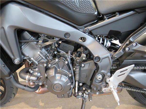 YAMAHA MT-09 