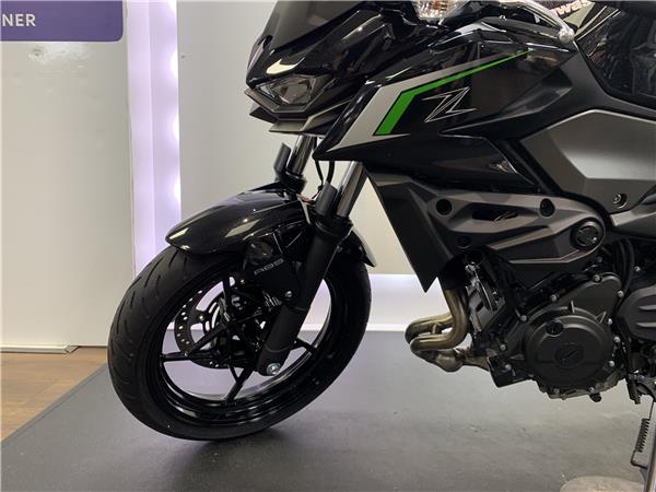 2025 KAWASAKI Z500