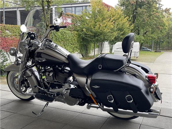 FLHRC Road King Classic