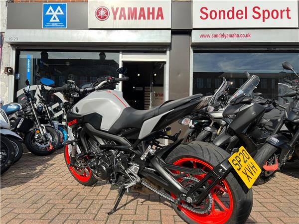 YAMAHA MT09