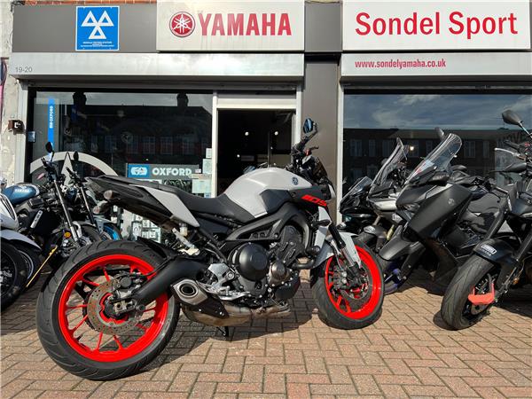 YAMAHA MT09