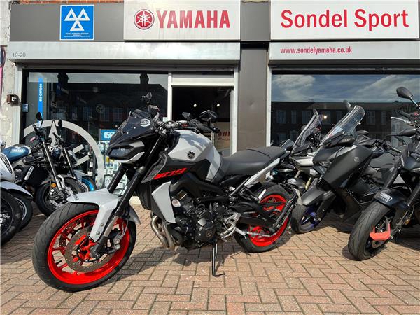 YAMAHA MT09
