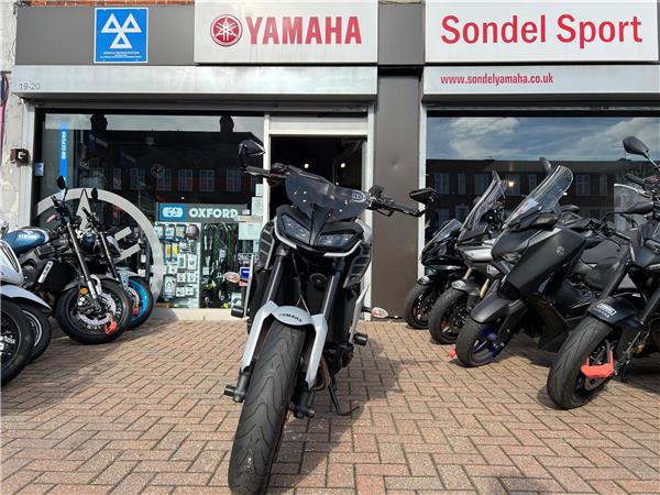 YAMAHA MT09
