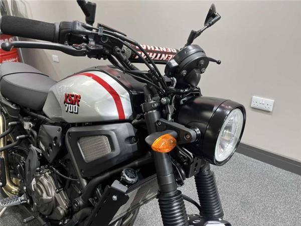 2021 Yamaha XSR 700 Xtribute Silver