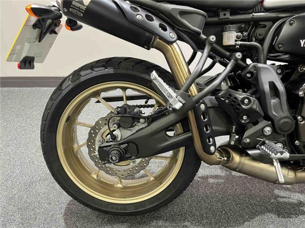 2021 Yamaha XSR 700 Xtribute Silver