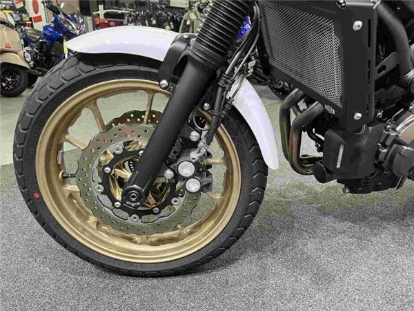 2021 Yamaha XSR 700 Xtribute Silver