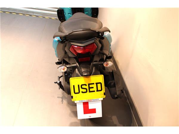 YAMAHA RAYZR 125