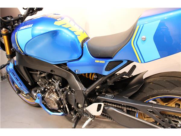 YAMAHA XSR900