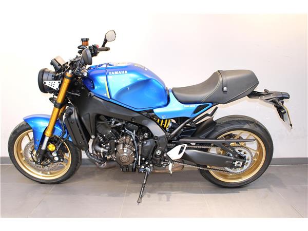 YAMAHA XSR900