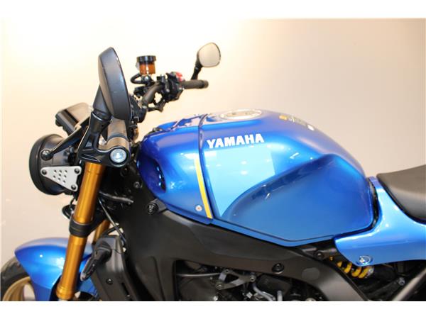 YAMAHA XSR900