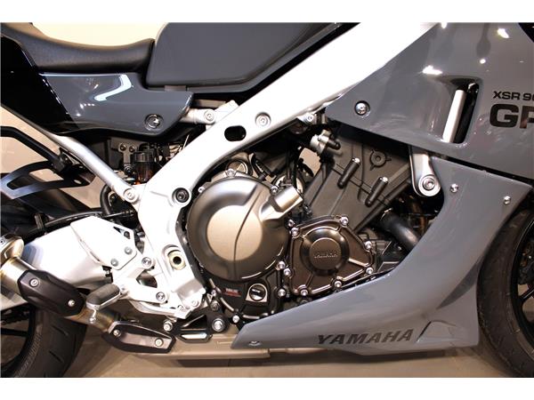 YAMAHA XSR900 GP
