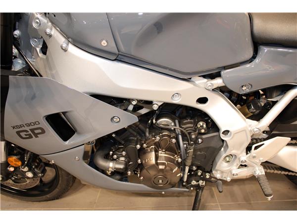 YAMAHA XSR900 GP