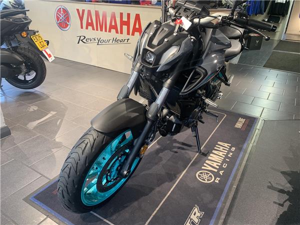 Yamaha MT07 ABS Grey only 1,900 Miles
