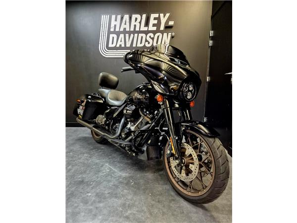 2022 HARLEY-DAVIDSON STREET GLIDE