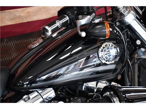 2016 HARLEY-DAVIDSON SOFTAIL FXSB BREAKOUT