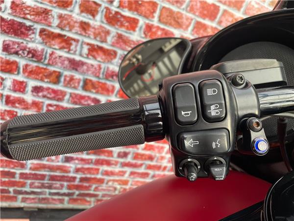 2019 harley-davidson FLHXS Street Glide Special 114