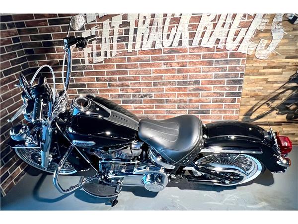 2025 harley-davidson FLHCS Heritage Classic 114