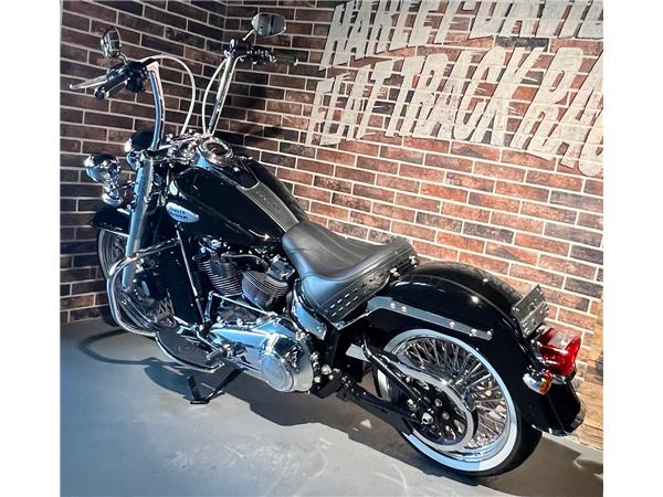 2025 harley-davidson FLHCS Heritage Classic 114