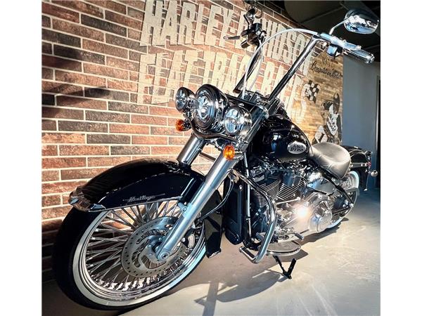2025 harley-davidson FLHCS Heritage Classic 114