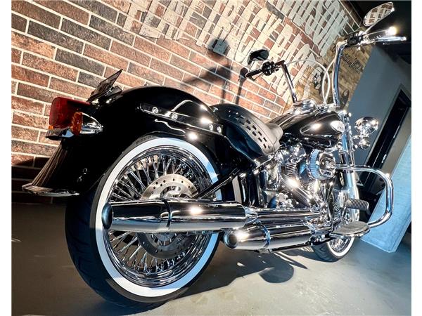 2025 harley-davidson FLHCS Heritage Classic 114