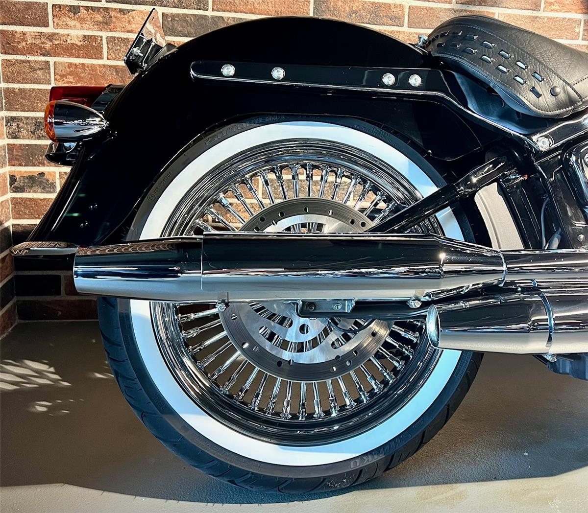 2025 harley-davidson FLHCS Heritage Classic 114
