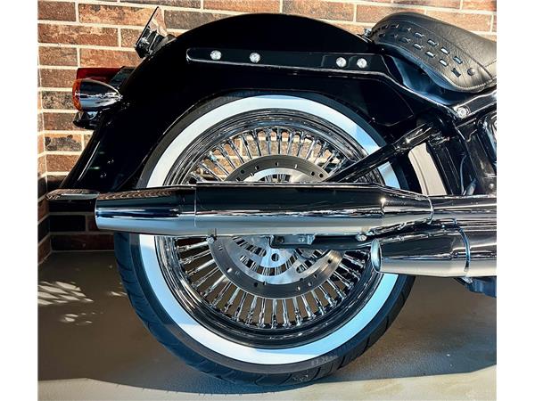 2025 harley-davidson FLHCS Heritage Classic 114