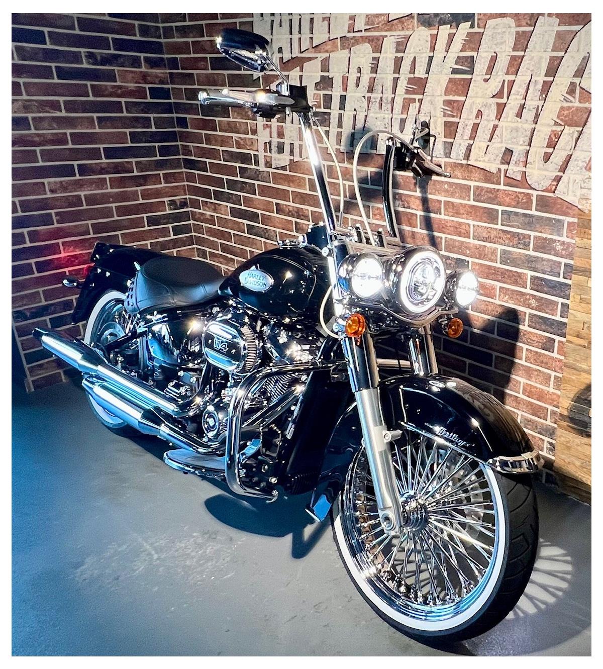 2025 harley-davidson FLHCS Heritage Classic 114