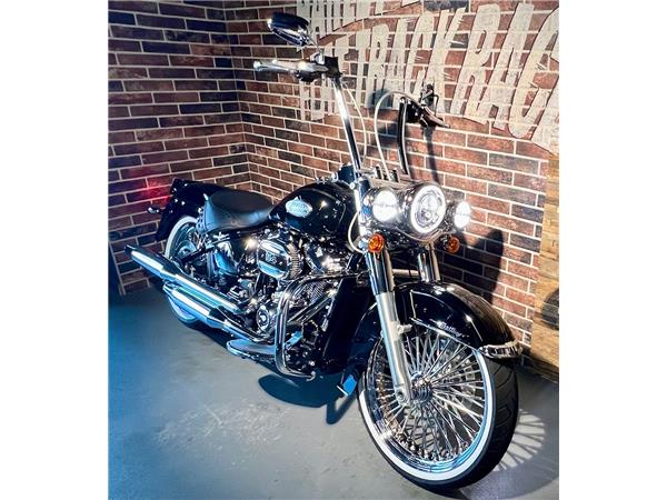 2025 harley-davidson FLHCS Heritage Classic 114