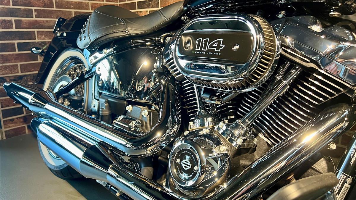 2025 harley-davidson FLHCS Heritage Classic 114