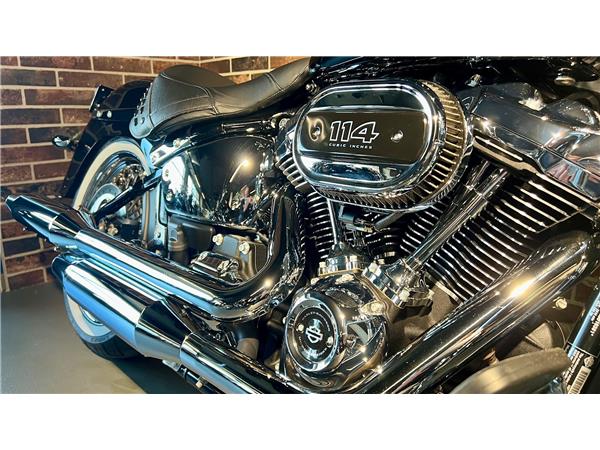 2025 harley-davidson FLHCS Heritage Classic 114