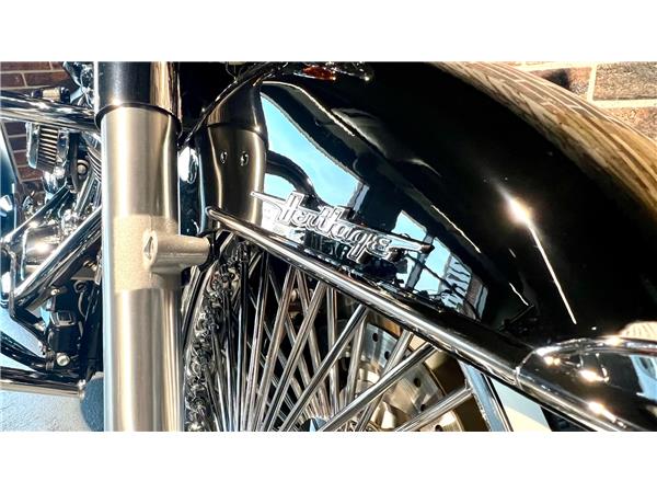 2025 harley-davidson FLHCS Heritage Classic 114