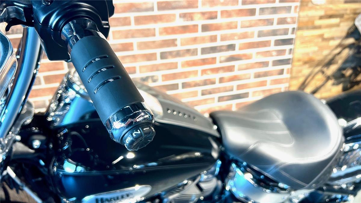 2025 harley-davidson FLHCS Heritage Classic 114